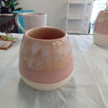 Load image into Gallery viewer, Ceramic vase
