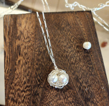 Load image into Gallery viewer, Sterling Silver Birdnest necklace.
